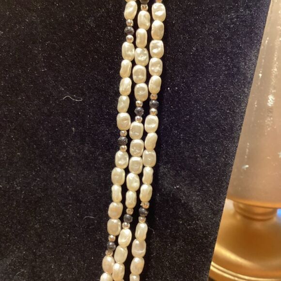 White Faux Rice Pearls with Black Beads and Goldtone Spacers - Picture 10 of 10